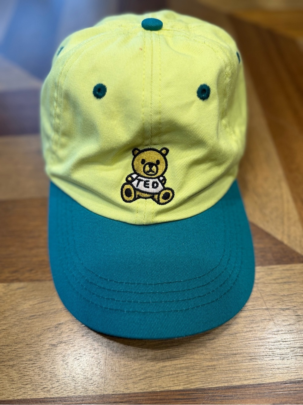 Teddy Fresh RARE 2017
Original Drop TED Hat flaw